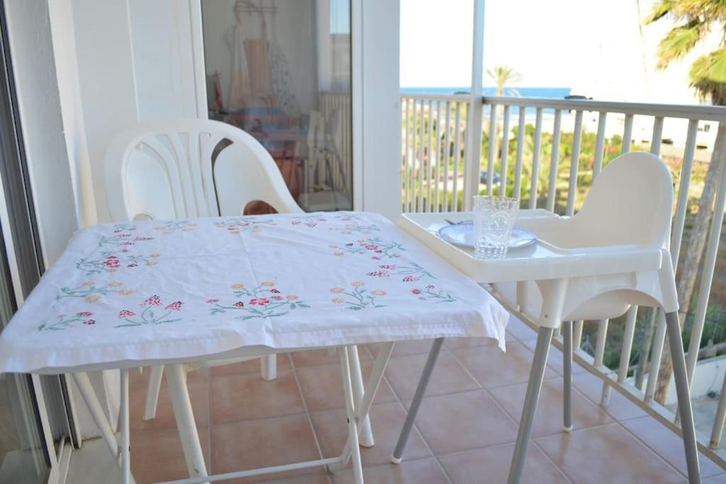 Apartamento Junto A Playa Y Cerca De Campo De Golf El Perellonet Luaran gambar